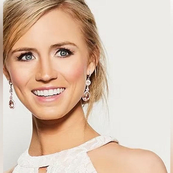 Givenchy Glamorous Pave 3 tier drop crystal pierced earrings NWT Swarovski - Picture 3 of 12